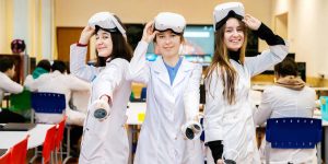 Предпрофессиональные классы открыты в 70 процентах московских школ. Фото: пресс-служба Департамента образования и науки города Москвы