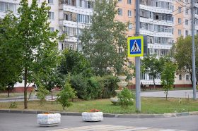 Управляющая компания проводит работы по благоустройству в Бекасове. Фото: Анна Быкова, «Вечерняя Москва»