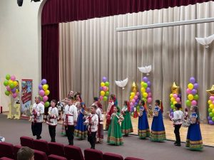 Спектакль в честь окончания учебного года представили в школе №1391. Фото: официальная страница школы №1391 в социальных сетях