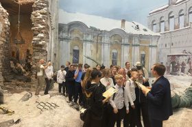 Ученикам школы №1391 провели познавательную экскурсию по Музею Победы. Фото: официальная страница школы №1391 в социальных сетях