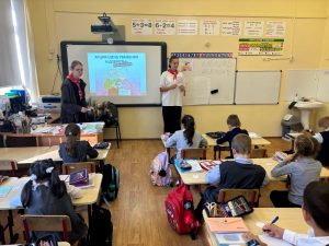 Беседа о Международном дне пожилых людей состоялась в школе №1391. Фото: официальная страница школы №1391 в социальных сетях